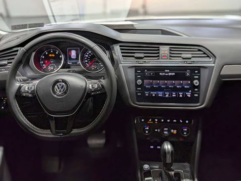 Used 2021 Volkswagen Tiguan SE image 5