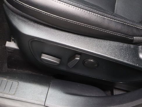 Certified 2020 Ford Escape Titanium AWD/4WD image 25