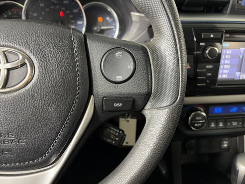 Used 2015 Toyota Corolla LE image 17