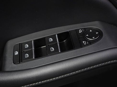 Used 2023 MAZDA MAZDA3 s image 23