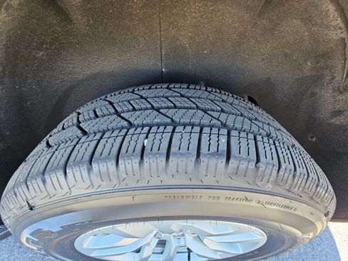 Used 2024 Chevrolet Tahoe LT RWD image 25