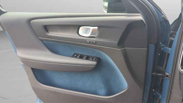 Certified 2023 Volvo XC40 Recharge Plus w/ Protection Package Premier AWD/4WD image 18
