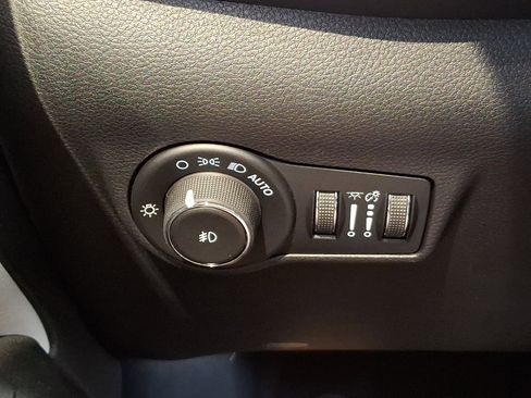 New 2026 Jeep Compass Limited image 16