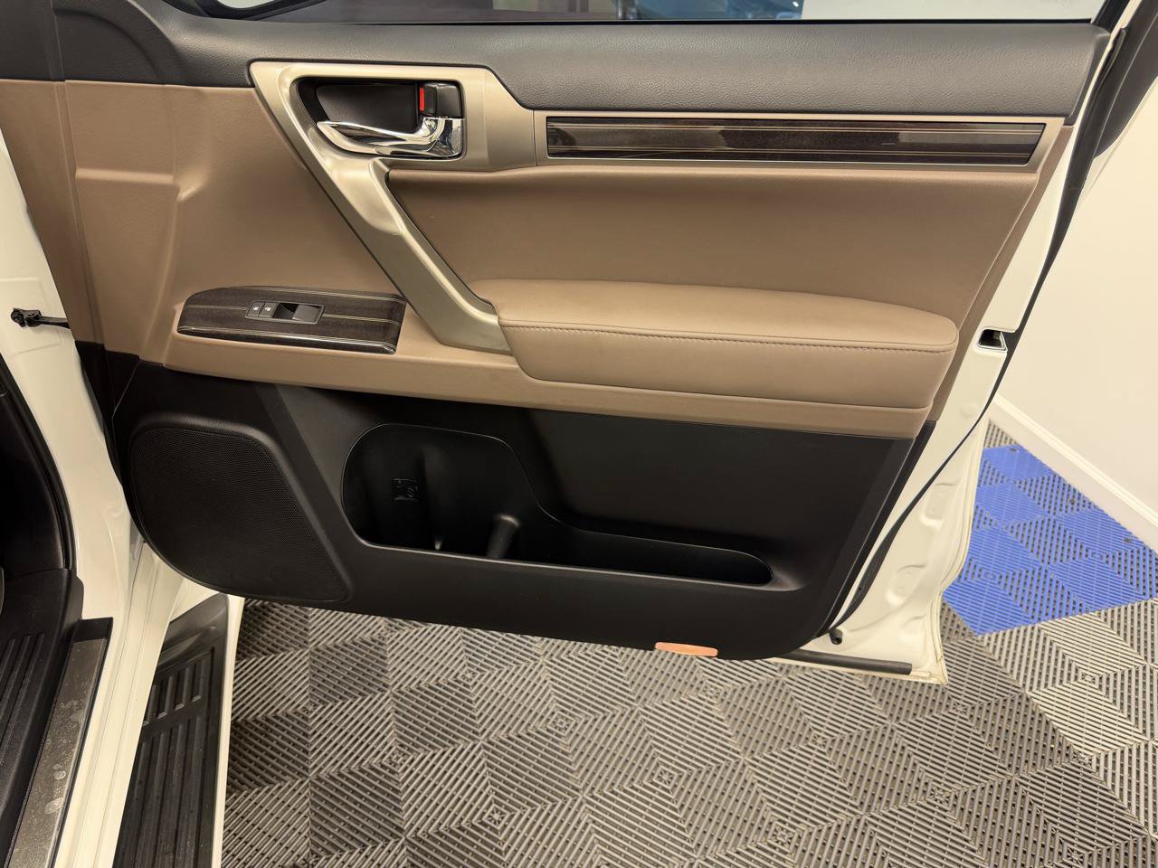 Used 2021 Lexus GX 460 Premium w/ Premium Plus Package AWD/4WD image 15