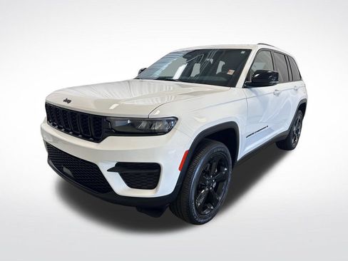 Used 2023 Jeep Grand Cherokee Altitude AWD/4WD image 33