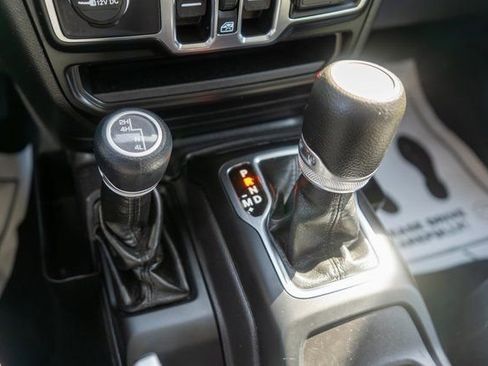 Used 2022 Jeep Wrangler Unlimited Sport AWD/4WD image 29