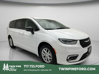 Used 2024 Chrysler Pacifica Touring-L FWD video 1