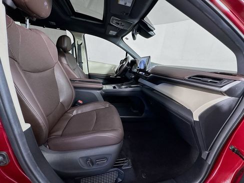 Used 2024 Toyota Sienna Platinum image 34
