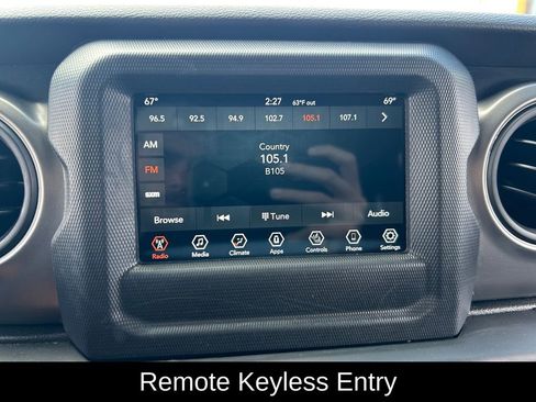 Certified 2023 Jeep Gladiator Sport AWD/4WD image 13