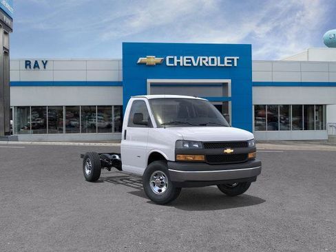 New 2025 Chevrolet Express 3500 w/ Power Convenience Package image 34