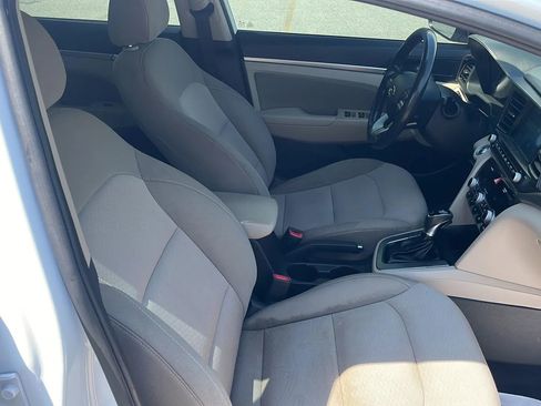 Used 2019 Hyundai Elantra Value Edition FWD image 16