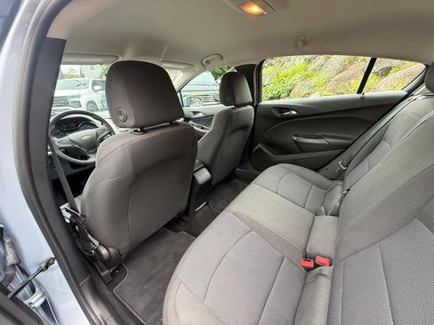 Used 2017 Chevrolet Cruze LS FWD image 21
