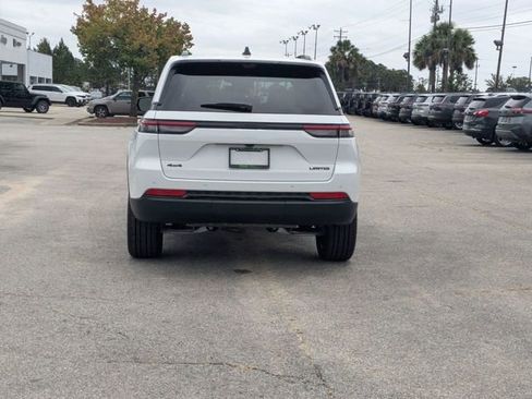New 2025 Jeep Grand Cherokee Limited w/ Luxury Tech Group II AWD/4WD image 8