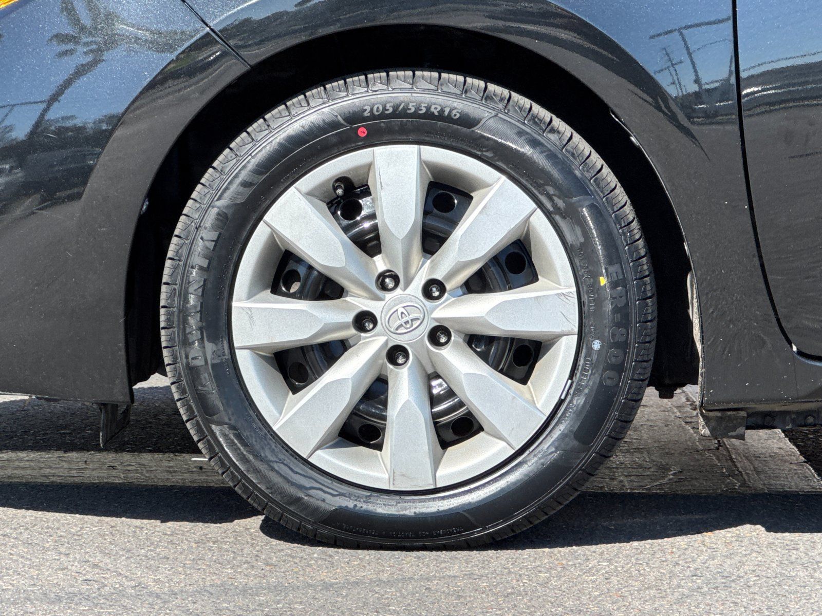 Used 2017 Toyota Corolla LE FWD image 20