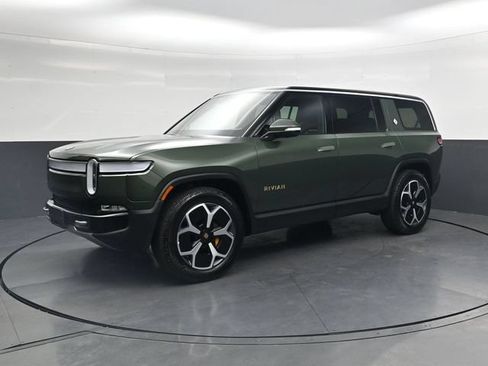 Used 2024 Rivian R1S Adventure AWD/4WD image 9