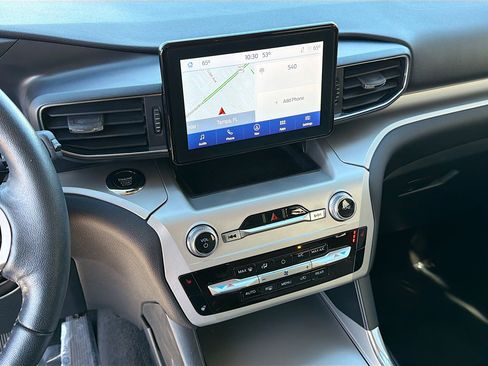 Used 2022 Ford Explorer XLT w/ Equipment Group 202A image 29