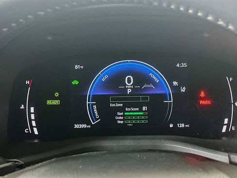 Used 2025 Toyota Camry SE image 19