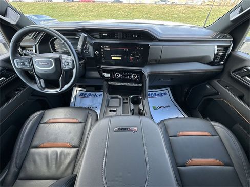 Used 2024 GMC Sierra 2500 AT4 image 20