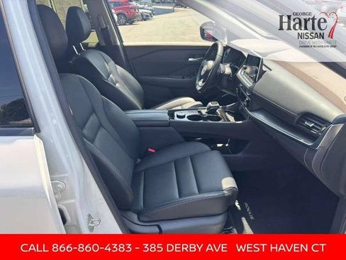 Certified 2023 Nissan Rogue SV w/ SV Premium B Package AWD/4WD image 27