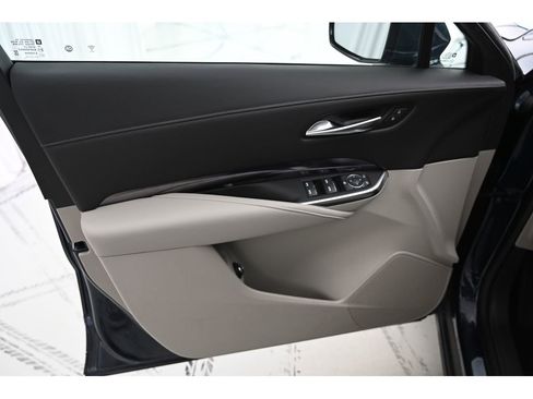 Used 2021 Cadillac XT4 Luxury w/ Cold Weather Package image 8