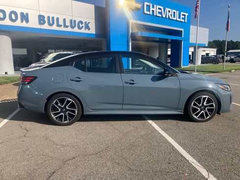 Used 2025 Nissan Sentra SR FWD image 6