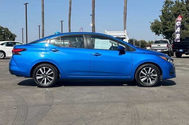 Used 2024 Nissan Versa SV FWD image 3