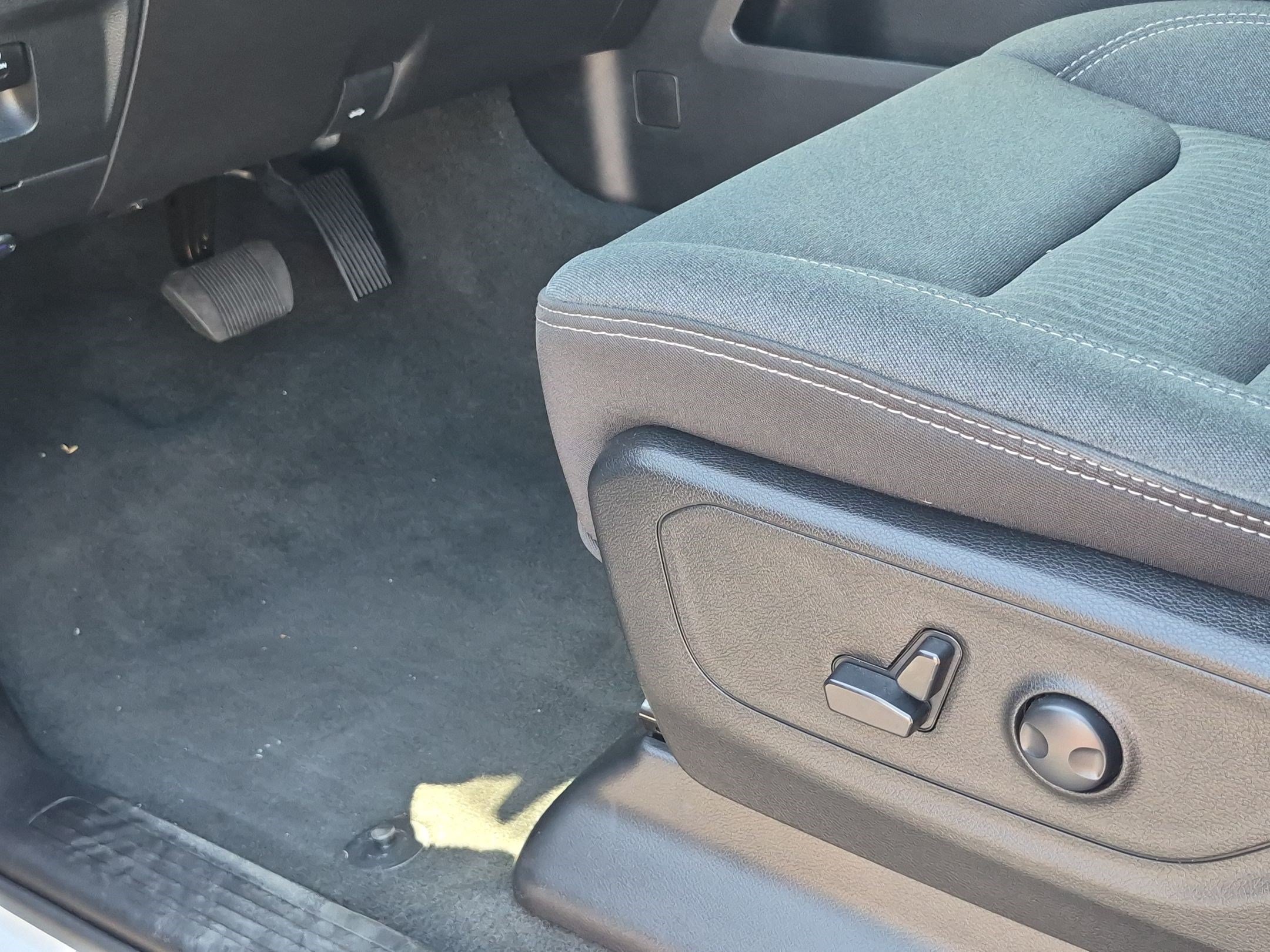 Used 2024 RAM 1500 Big Horn RWD image 17
