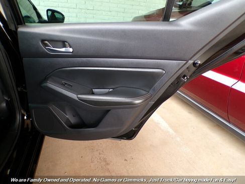 Used 2020 Nissan Altima 2.5 S FWD image 25