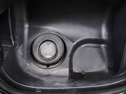 Used 2022 GMC Yukon XL SLT w/ SLT Luxury Package image 43