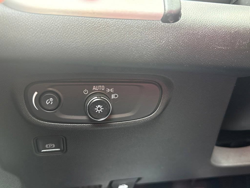 Used 2022 GMC Terrain SLE AWD/4WD image 21