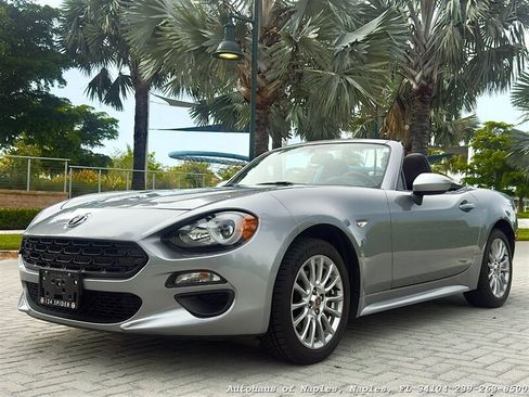 Used 2017 FIAT 124 Spider Classica RWD image 5