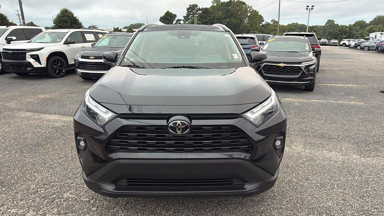 Used 2023 Toyota RAV4 XLE Premium AWD/4WD image 2