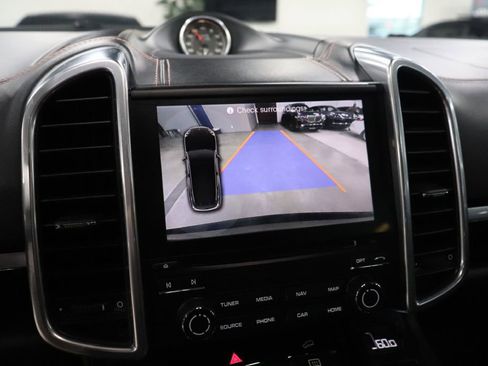 Used 2017 Porsche Cayenne Turbo image 35