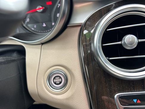 Used 2020 Mercedes-Benz GLC 300 4MATIC image 19