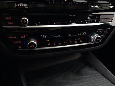 Used 2023 BMW 530i xDrive w/ Convenience Package image 31