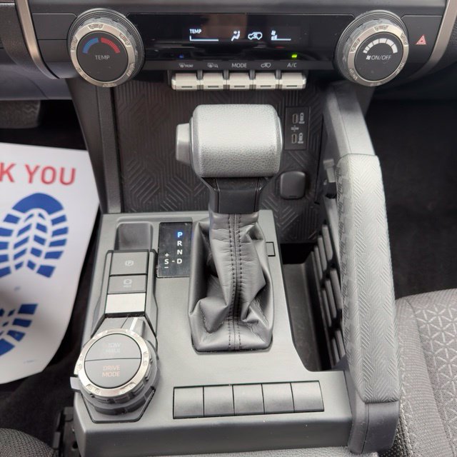 Used 2025 Toyota 4Runner SR5 AWD/4WD image 22