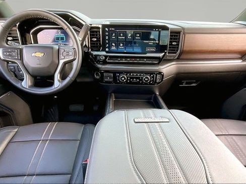 Used 2024 Chevrolet Silverado 2500 High Country w/ High Country Premium Package image 7