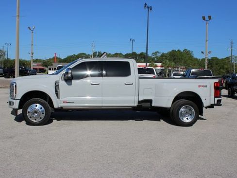 Used 2025 Ford F450 Platinum w/ Platinum Plus Package AWD/4WD image 6