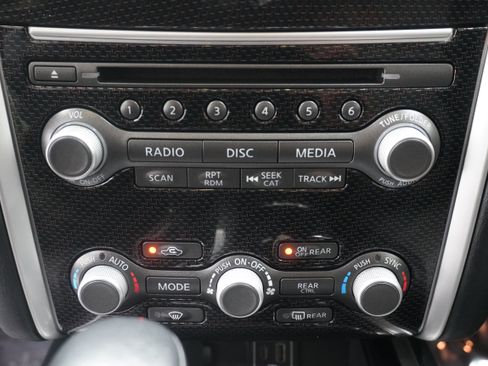 Used 2020 Nissan Pathfinder SL FWD image 26
