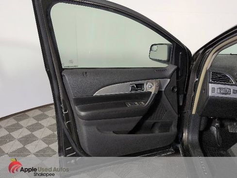 Used 2011 Lincoln MKX AWD w/ 101A Rapid Spec Order Code image 13