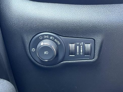 Used 2024 Jeep Compass Trailhawk AWD/4WD image 35