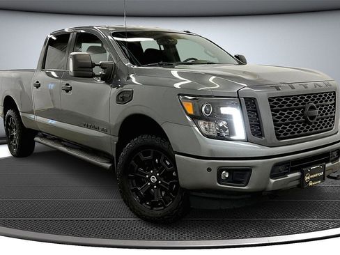 Used 2019 Nissan Titan SV w/ SV Convenience Package image 1