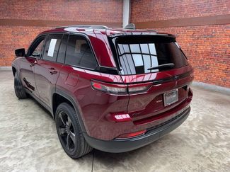 Used 2023 Jeep Grand Cherokee Altitude video 2