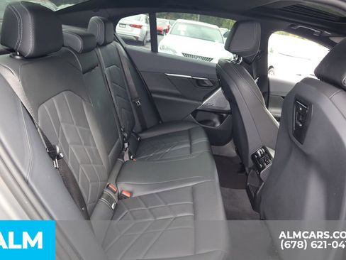 Used 2024 BMW i5 eDrive40i w/ Convenience Package image 21