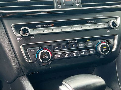 Used 2017 Kia Optima Premium image 15