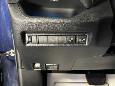 Used 2020 Toyota RAV4 XSE AWD/4WD image 17
