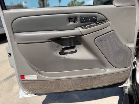 Used 2004 GMC Yukon Denali AWD/4WD image 18