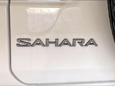 Used 2025 Jeep Wrangler Unlimited Sahara AWD/4WD image 20