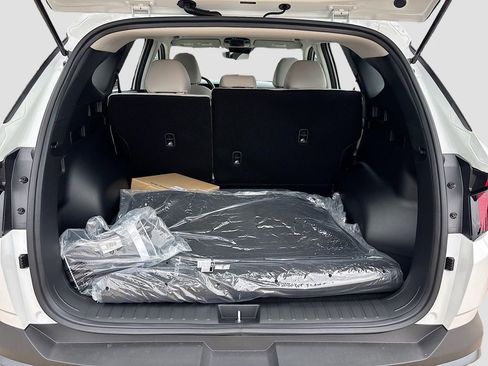 Certified 2025 Hyundai Tucson SE image 24