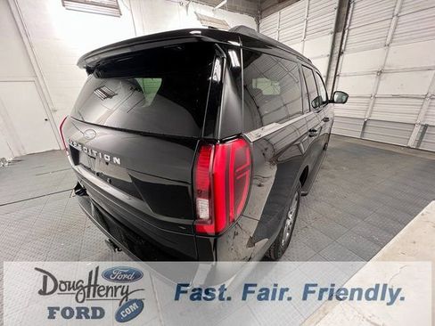 New 2025 Ford Expedition Active image 7